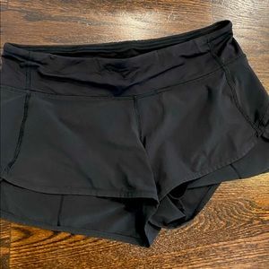 Lululemon Black 2.5” short